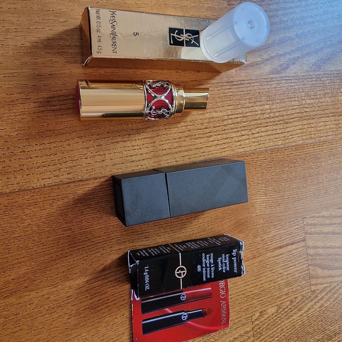 Ruj /Lip buze   professionale Burberry,Yes Saint Laurent ,Armani