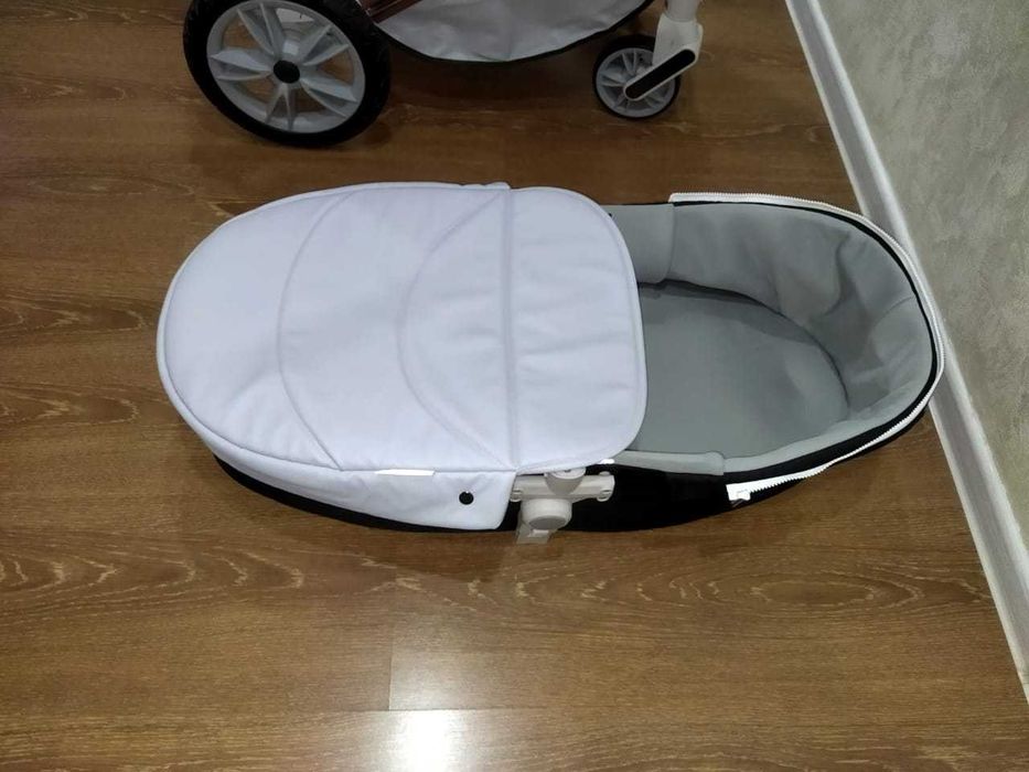 Детские коляски  2 в 1 Hot Mom