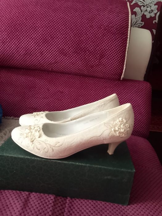Продам свадебные туфли