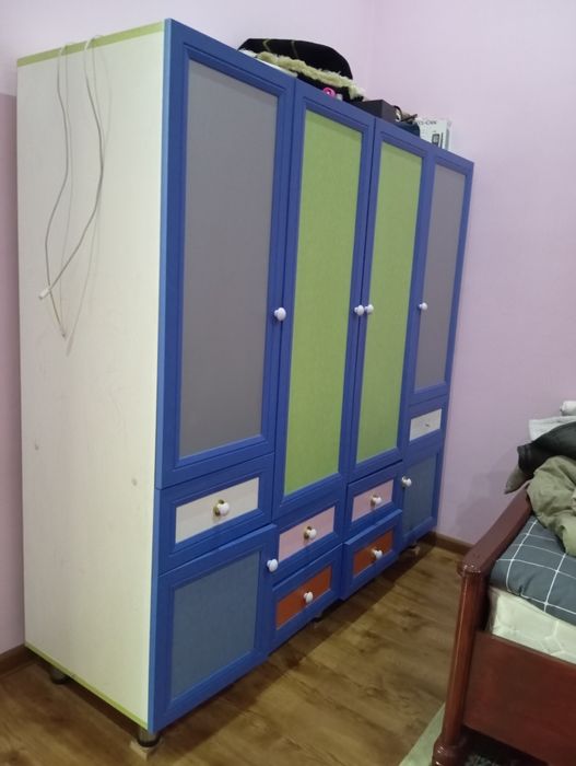 Shkof detskiy sotiladi