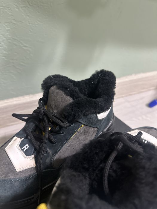 продам зимние кроссовки