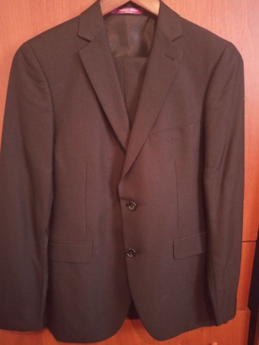 Пальто и брючный костюм