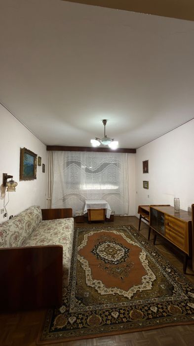 Închiriez apartament 3 camere decomandat mobilat et.1/4 270€ negociabil