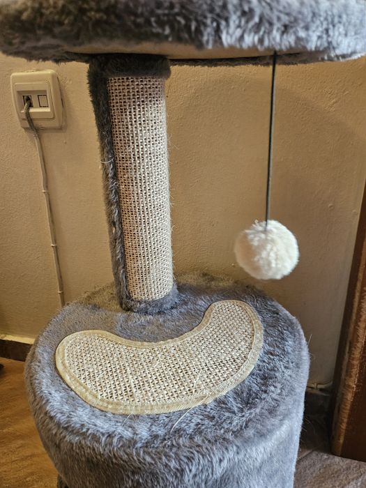 Къщичка катерушка за котка