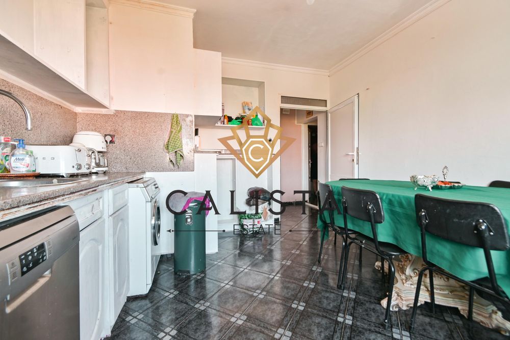 Тристаен апартамент за продажба в ж.к. Младост 4, 2097013