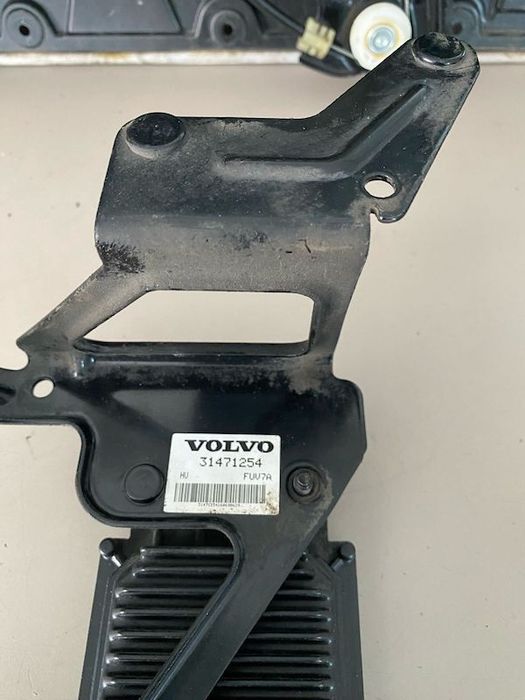 Radar distronic VOLVO S60 V60 XC60 2012-2017  31471259