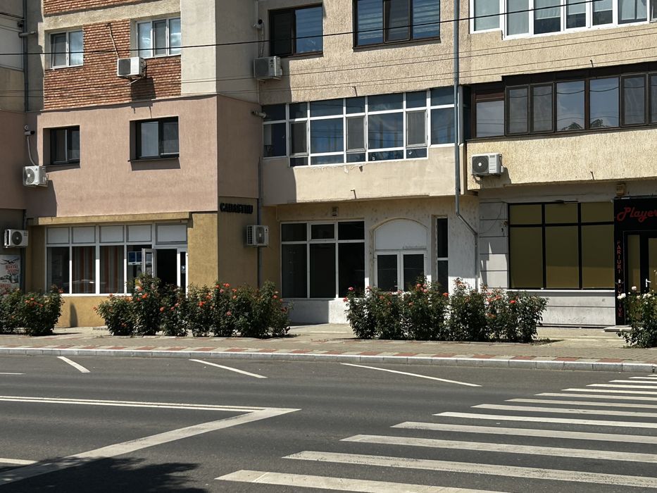Vand Spatiu Comercial