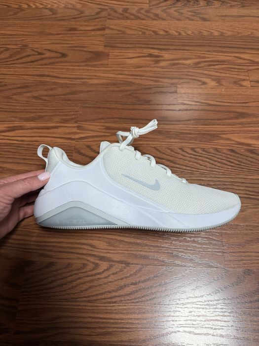 Кросовки NIKE оригинал размер 41-42
