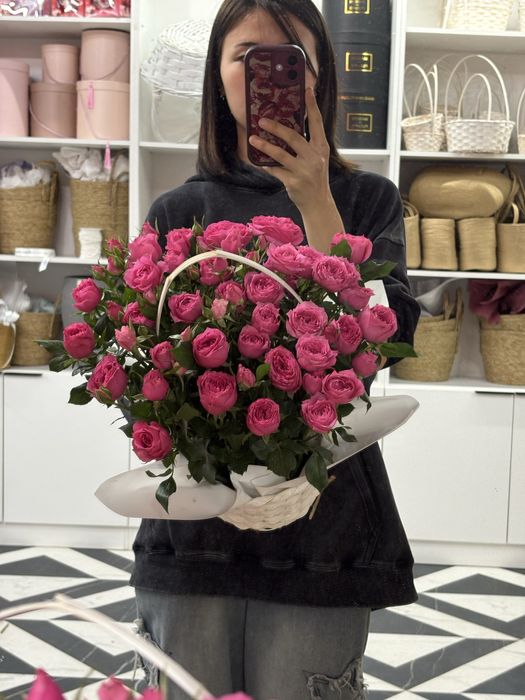 розы в корзине софи