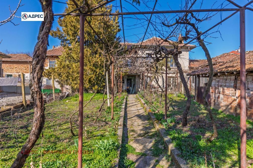 Къща в Плевен, област-с.Брестовец площ 134 цена 77000