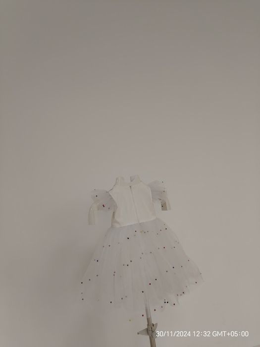 Платье срочно продам