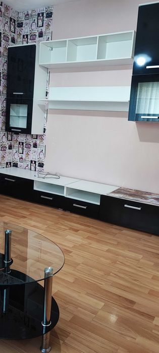 Отдава под наем 2-стаен