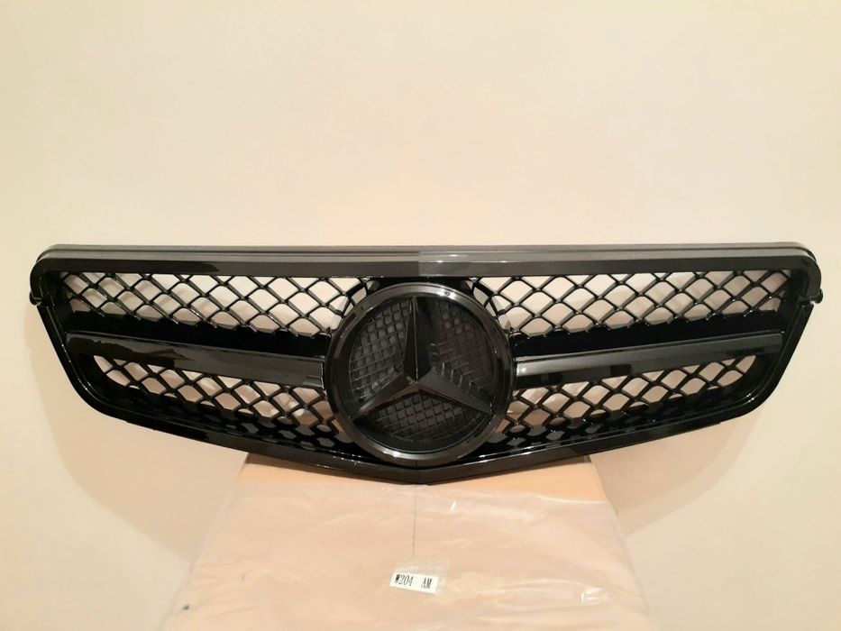 Решетка решётка радиатора мерседес w204  Amg. 2011-15 год
