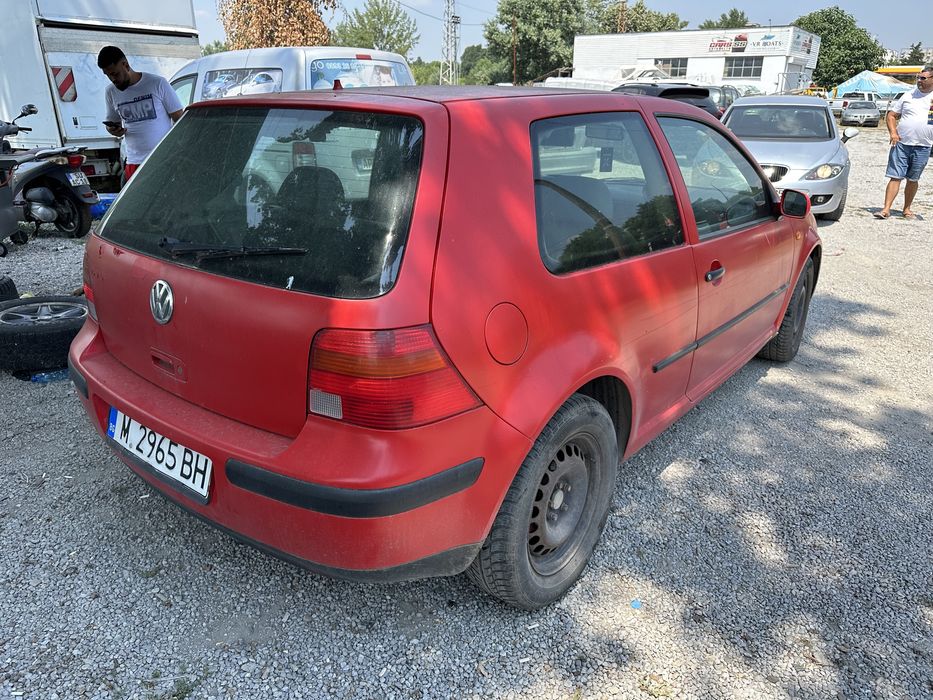 Голф 4 1.9 SDI дизел 98 Г само на части