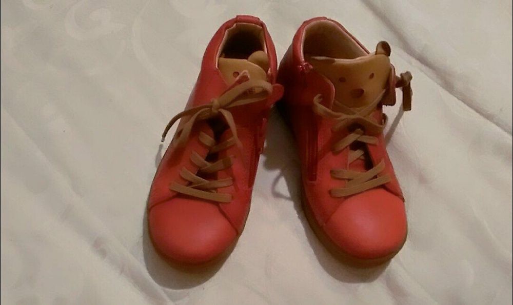 Ghetute superbe din piele (achizitionate din Italia) pentru copii