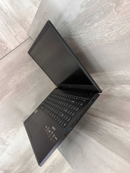 Продаётся игровой ноутбук ACER NITRO V15