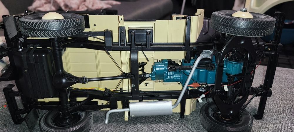 Macheta ARO 240 1:8 completa până la Nr.100