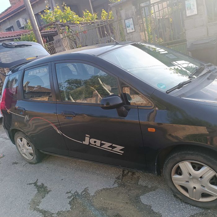 Лек автомобил Хонда Джаз