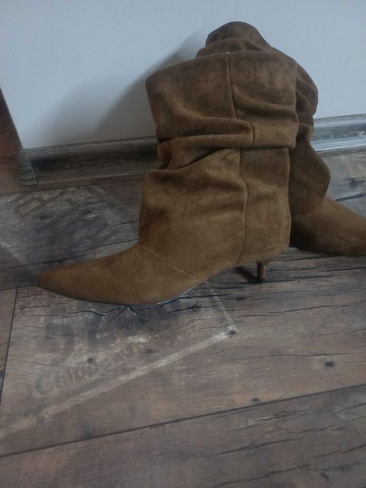 Велурени  кафяви боти