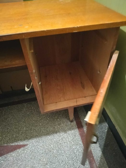 Старо дървено бюро