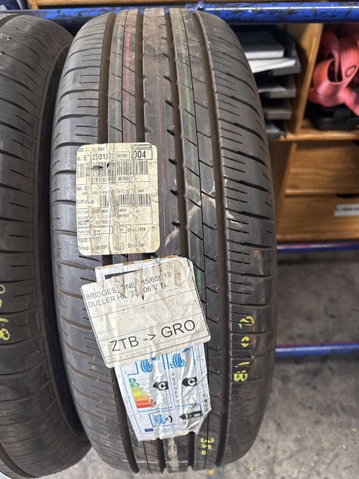 235/65/18 Bridgestone 106V