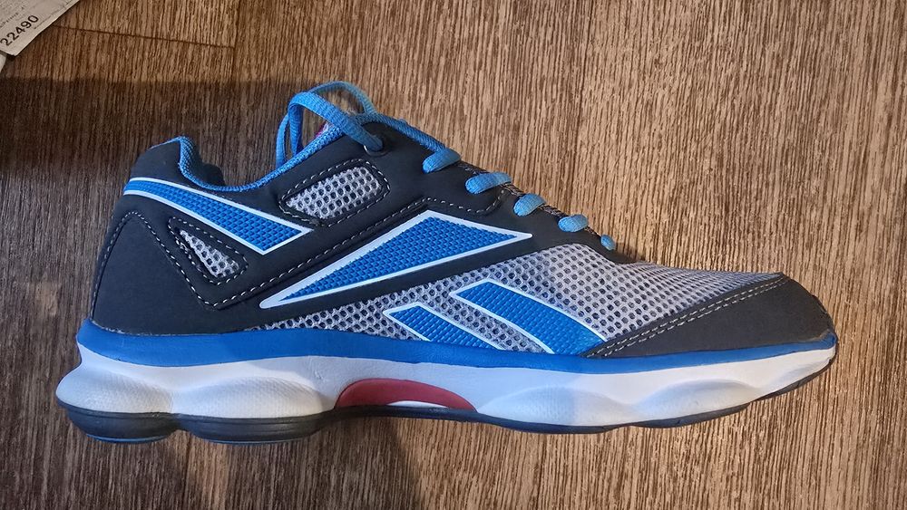 Кроссовки Reebok, рр 40,5,6000т