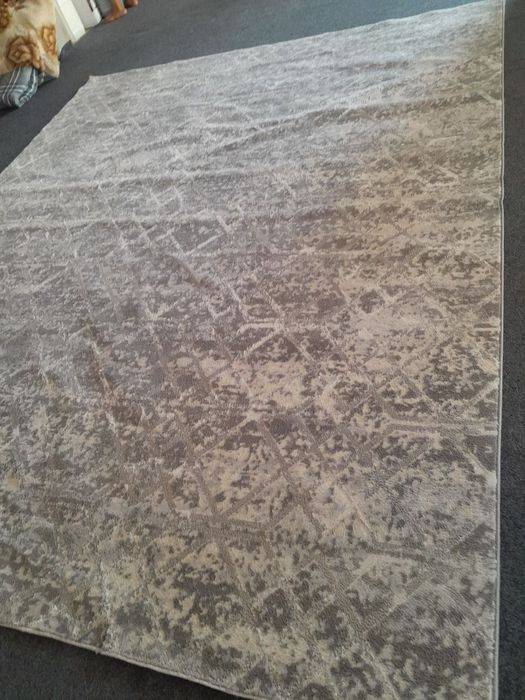 Продам ковры вымитие и обернуты в салафане состояние отличное