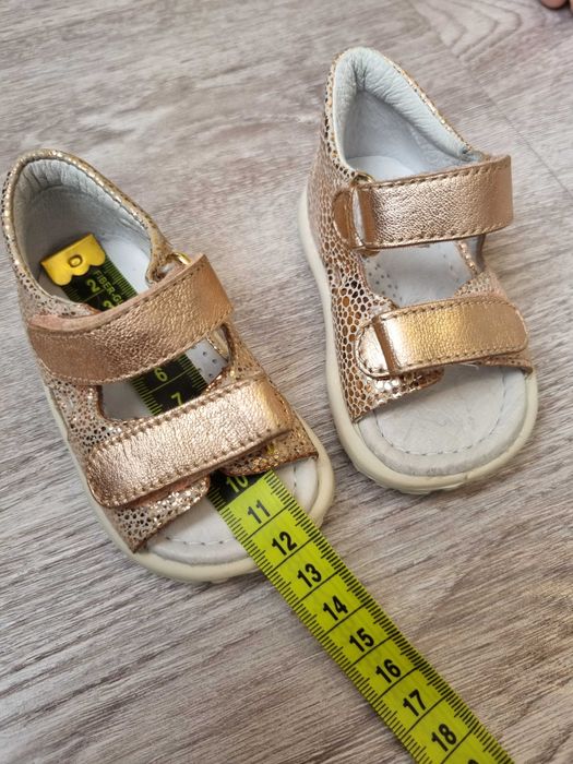 Детская обувь на 2-3 годика