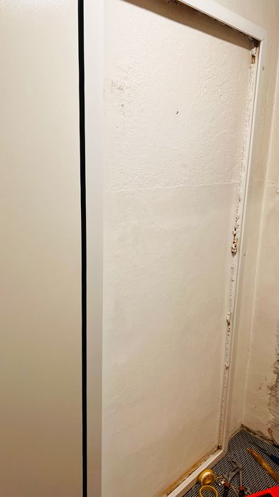 Плъзгаща алуминиева врата с рамка