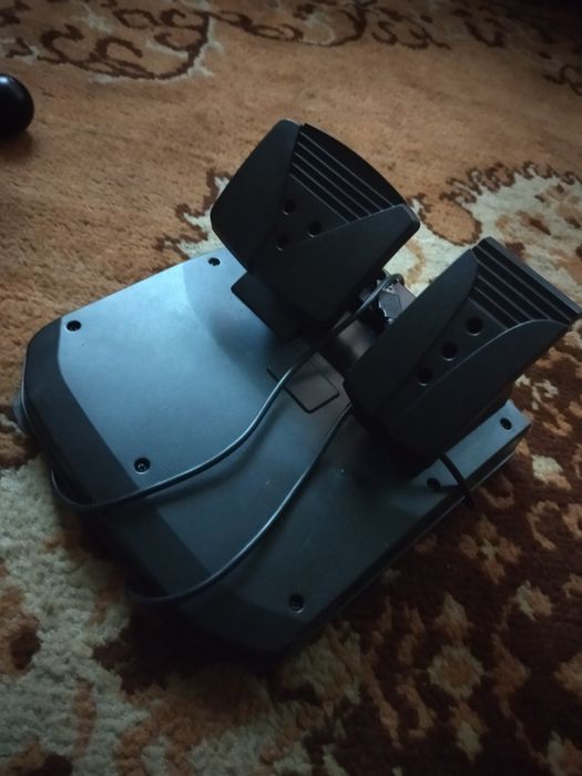 Продаю руль игрой со всеми предметоми