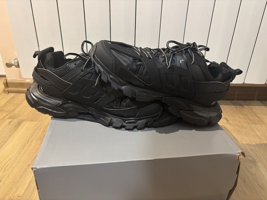 Balenciaga track  black 42