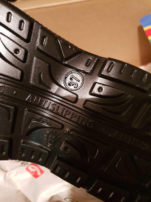 Ghete de lucru safety shoes cu bombeu metalic m37