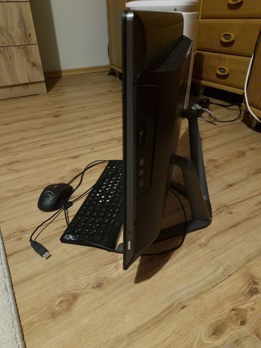 All-in-one система Lenovo с инсталирана операционна система ундоус 8