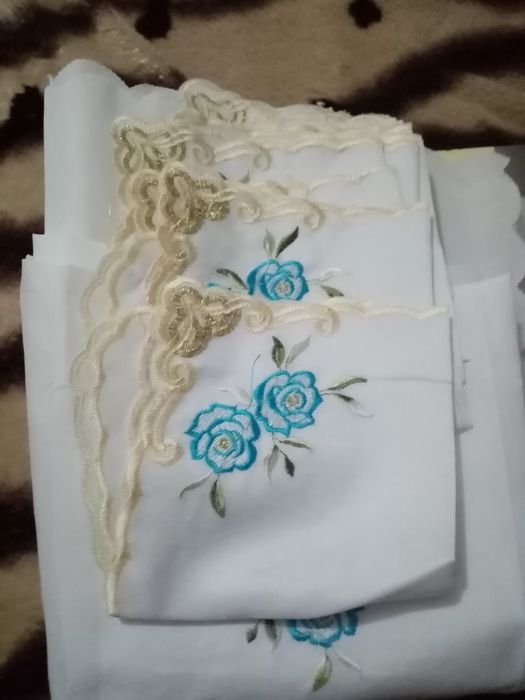 Скатерть с 12 салфетками