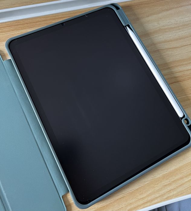 Apple iPad Air 5 (M1) 256 ГБ + Apple Pencil 2