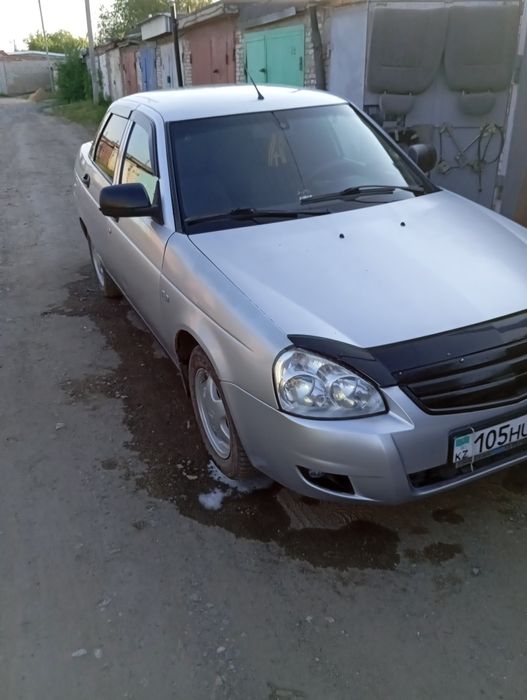 Продам приору седан