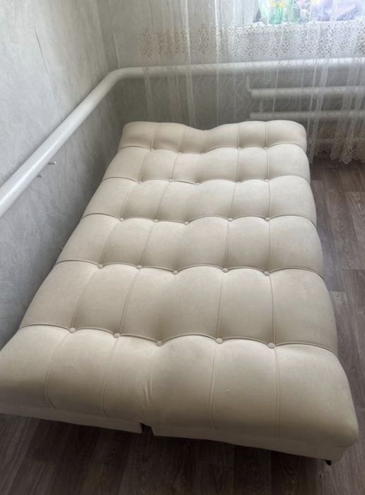 Продам диван, ширина: 190 см