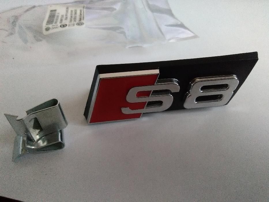 Emblema AUDI S8 grila