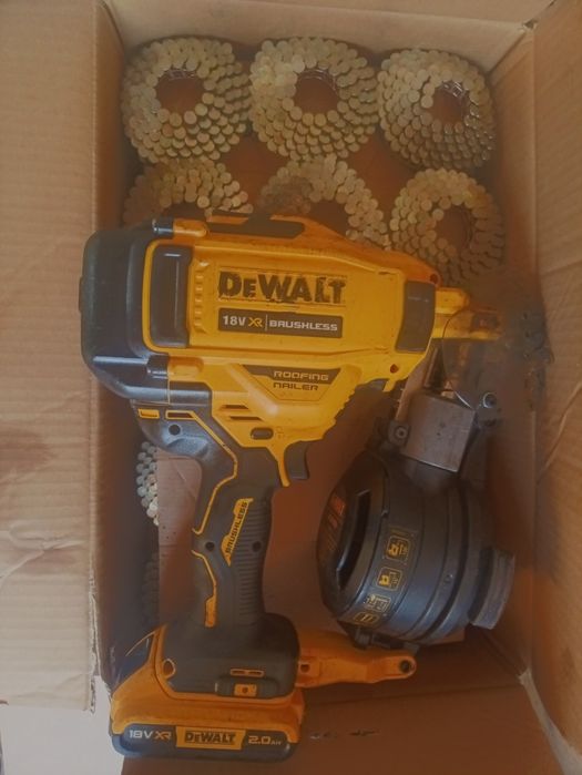 Такер за битумни керемиди DeWalt DCN45RNP1