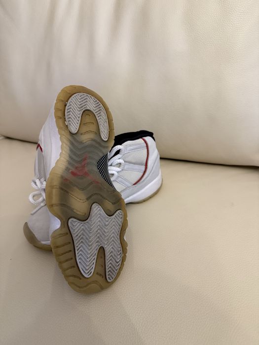 Nike Air Jordan 11 Retro – mărimea 37.5 – stare bună
