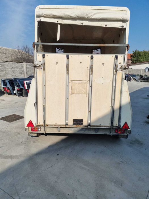 remorca pentru transport animale