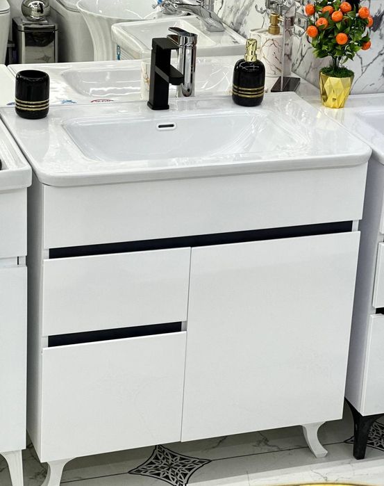 Hammom uchun osma va oyoqli mebellar