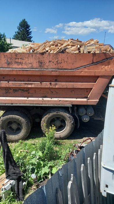 Дрова колотые чурками.