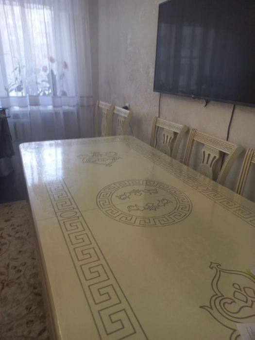 Продам стол и стулья