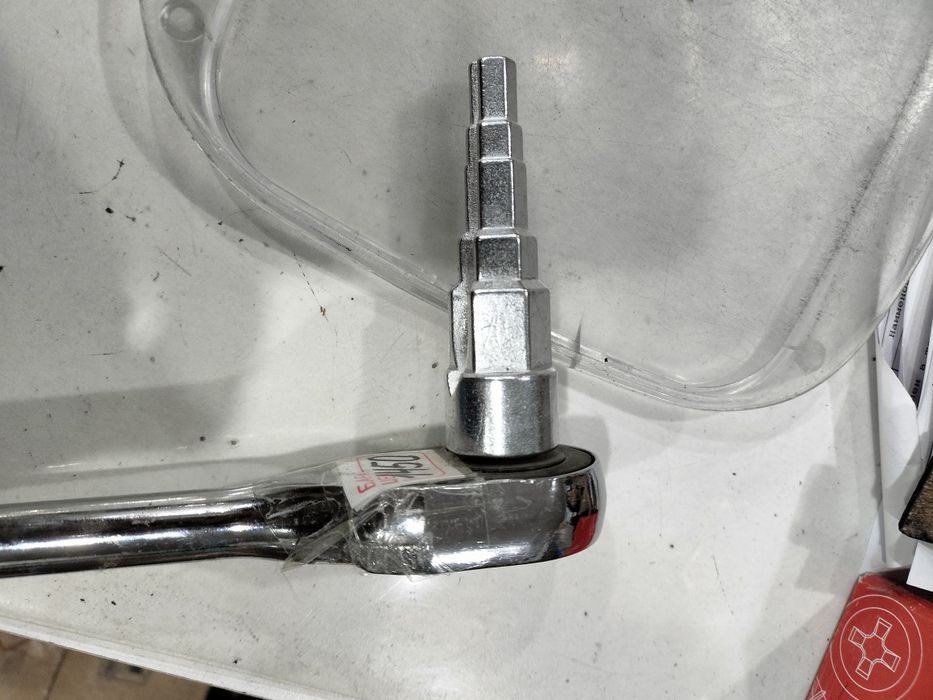 Ключ ступенчатый для американок