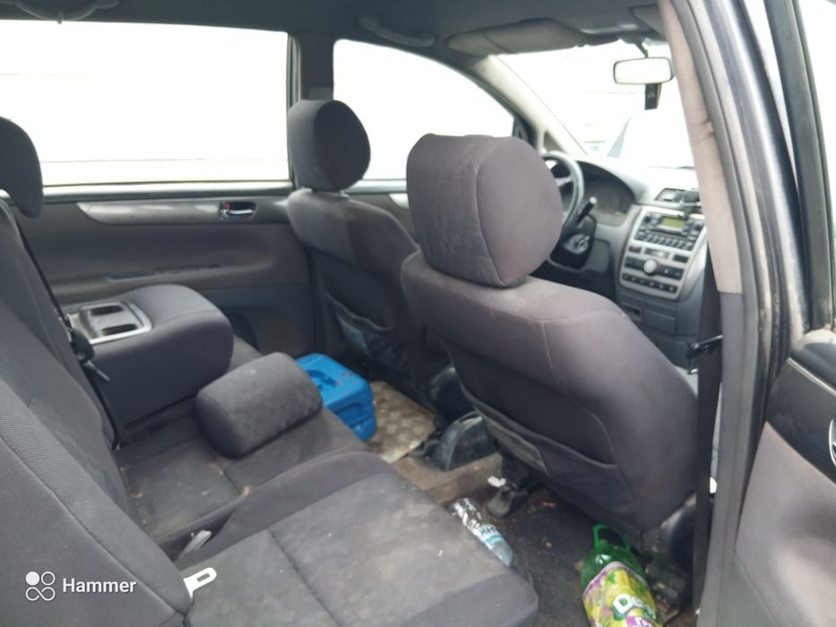 Продавам toyota avensis verso 2000 кубика 116 коня на части