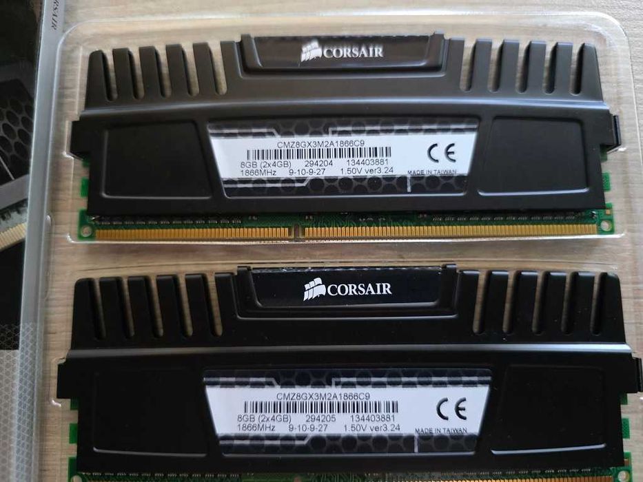Рам памет Corsair Vengeance 8GB 2x4GB DDR3 1866MHz