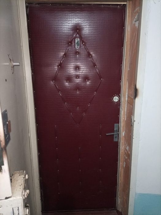 Темир эшик ва ички эшик сотилади холати яхши