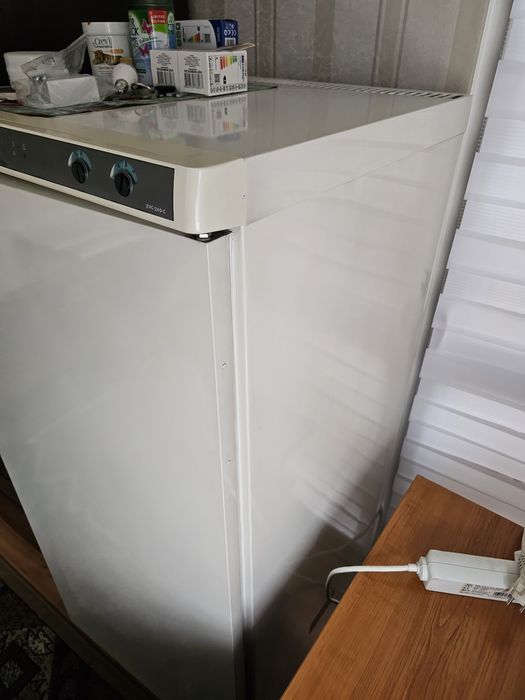 Фризер Zanussi продава