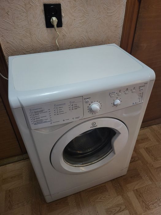 Стиральная машина Indesit